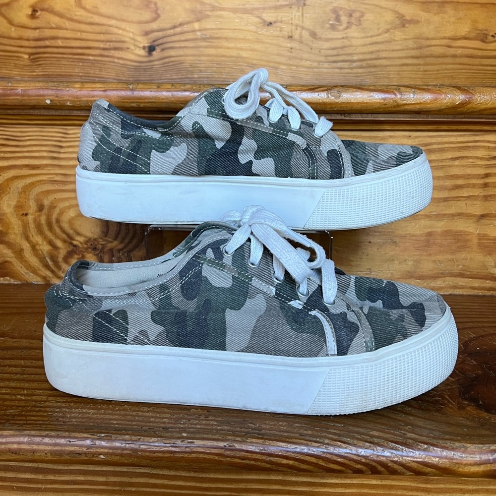 American Eagle camo platform sneakers